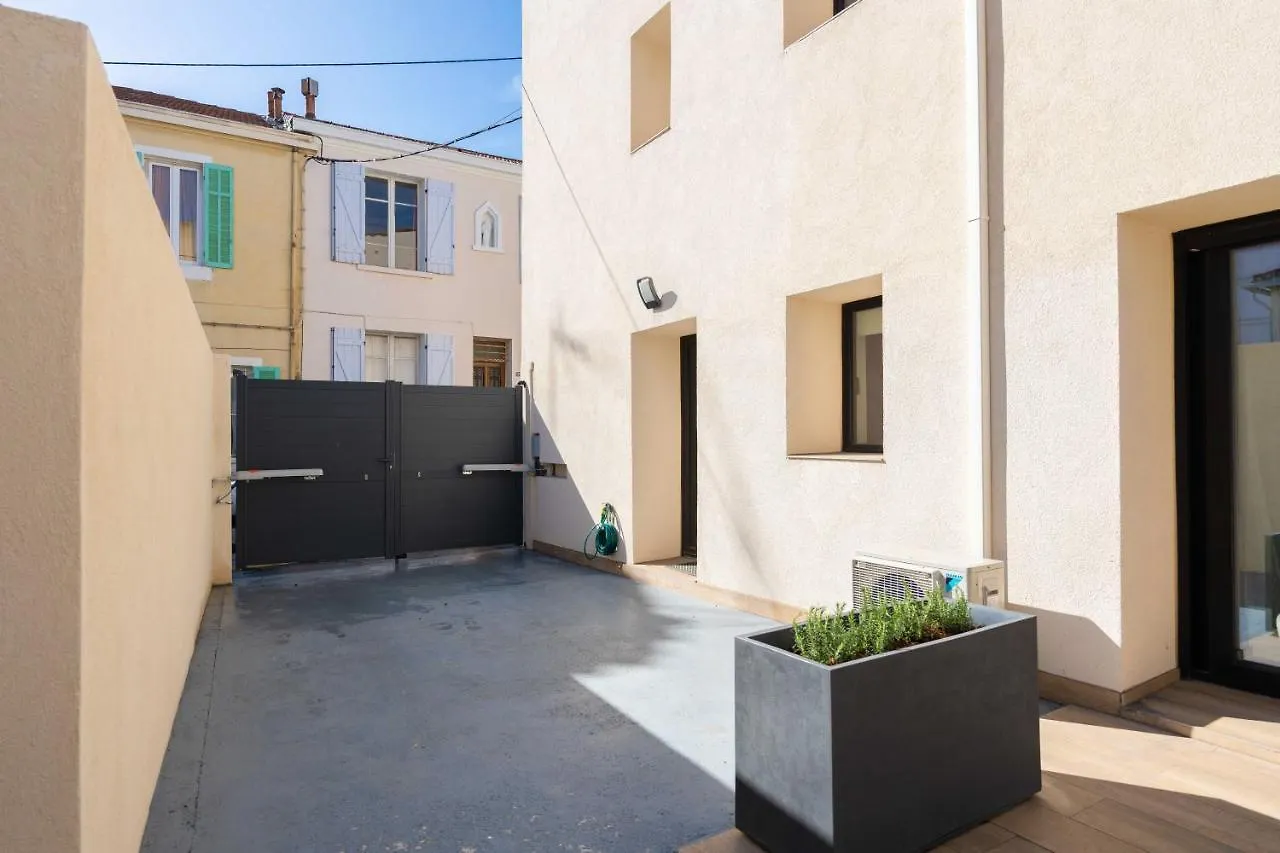 Semesterbostad La Maison Du Parc I Standing 3 Chambres 8 Pers Parking Clim Wifi Velodrome Marseille